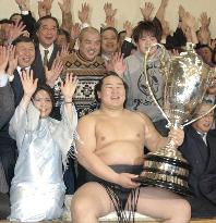 (3)Asashoryu ends campaign in style, set for yokozuna promotion